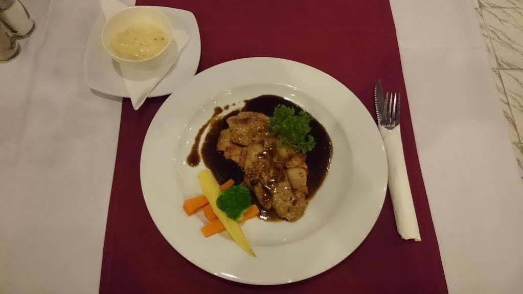 Bellmans Restaurant & Guesthouse Карон Экстерьер фото