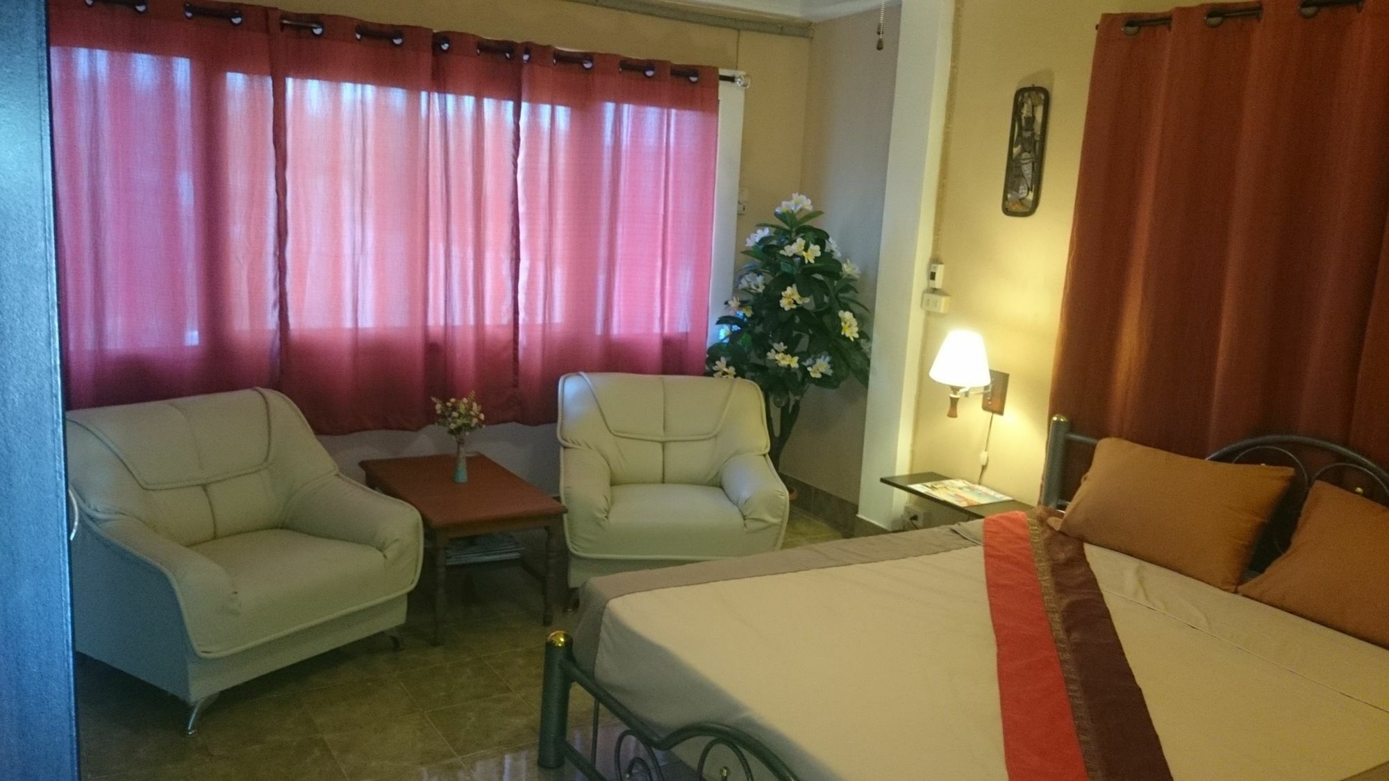 Bellmans Restaurant & Guesthouse Карон Экстерьер фото