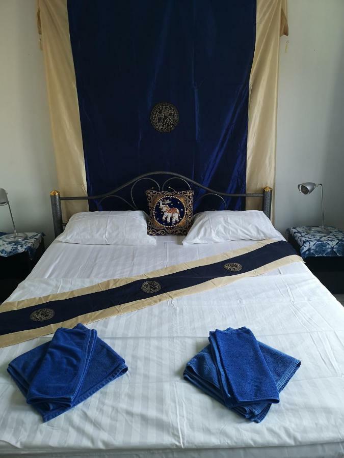 Bellmans Restaurant & Guesthouse Карон Экстерьер фото